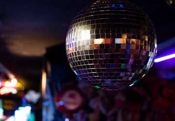 How to Safely Explore and Enjoy Nightlife Abroad