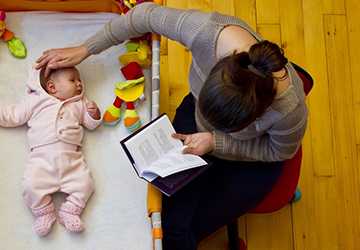 When to Start Reading to Your Baby