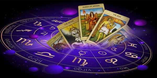 How Zodiac Signs Affect Tarot Card Interpretations