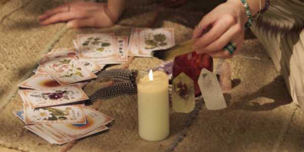 Best Tarot Spreads for Emotional Healing